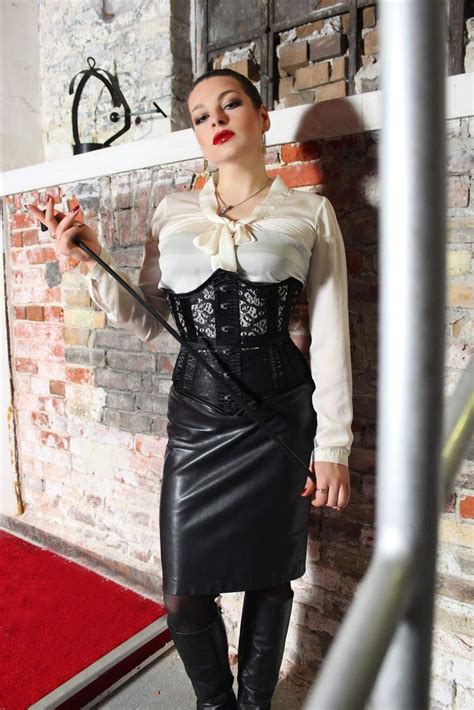 mistress brianza|Ms Victoria